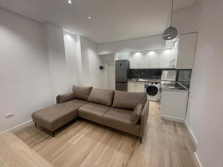 Apartment Alle's Komuna Parisit Lux