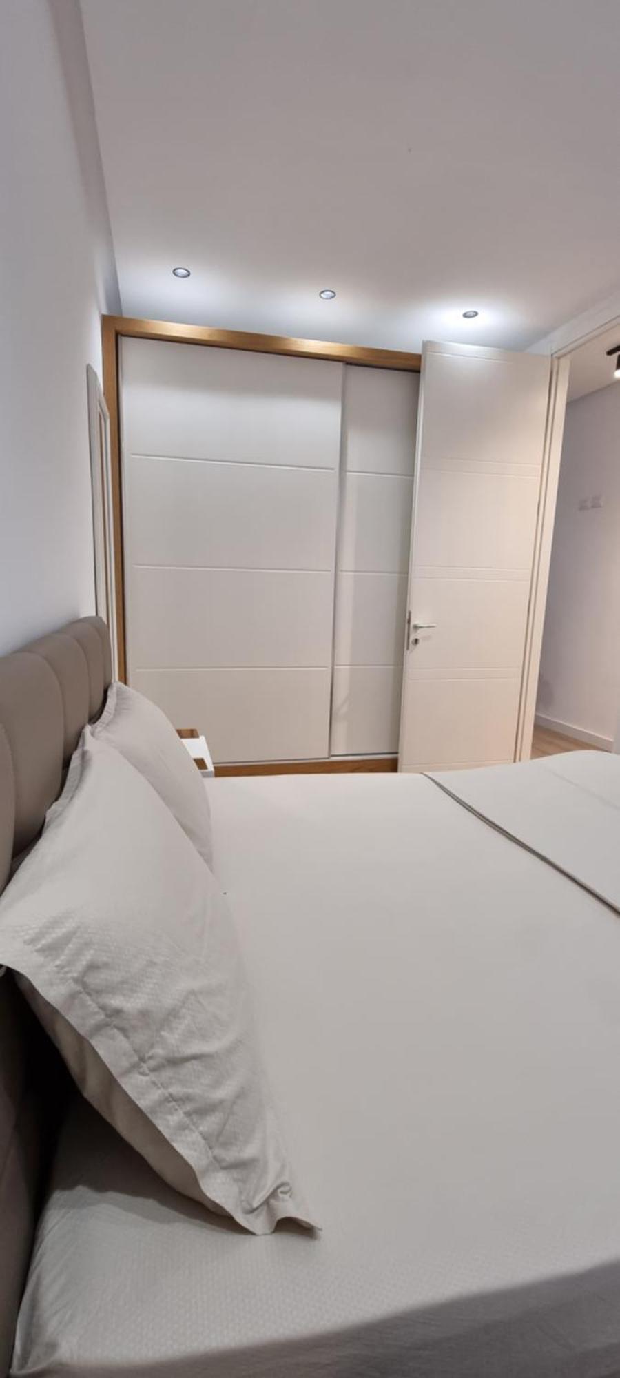 Apartment Alle's Komuna Parisit Lux