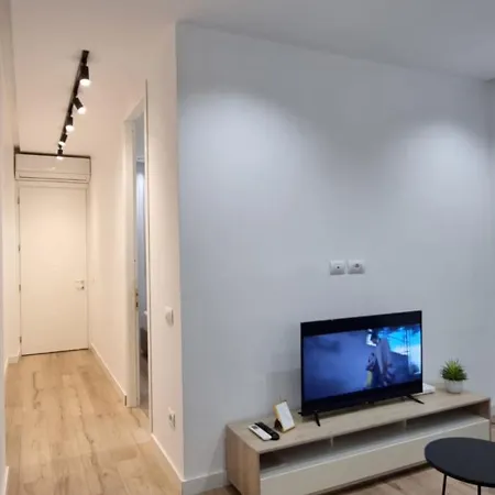 Alle'S Komuna Parisit Lux Apartment Tirana Exterior photo